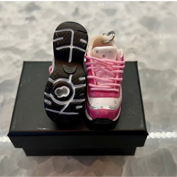 Mini 3D Sneaker Keychains! - Picture 5 of 5